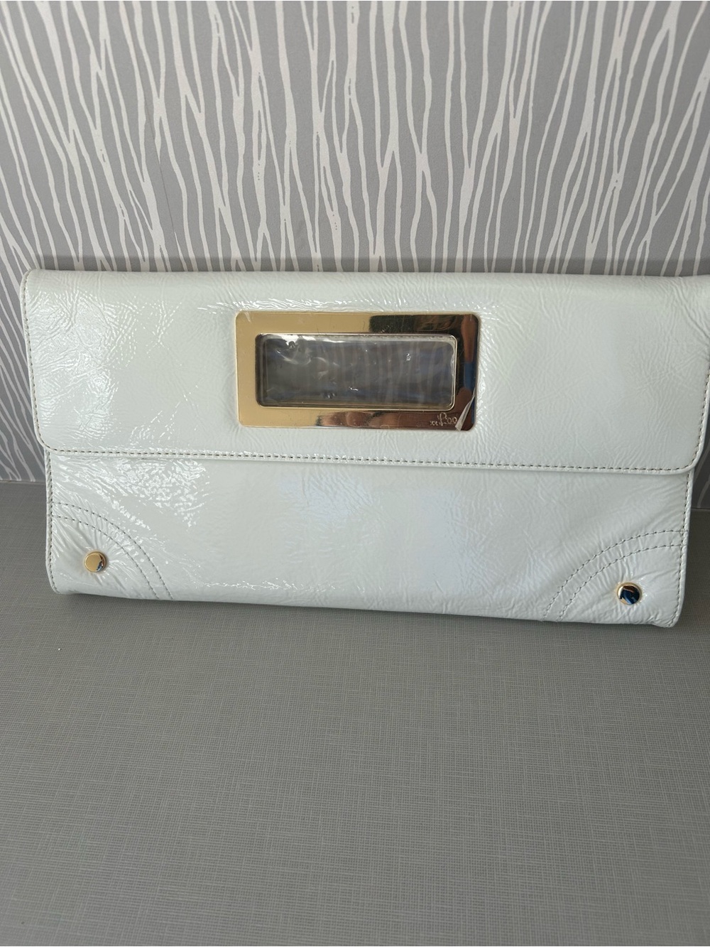 NWT Lilly Pulitzer White Patent Leather Clutch w/ Gold Accent Plate and Floral